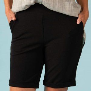Agnes & Dora NWT Weekday Short (9in Inseam) Black - XS size 0 - 2